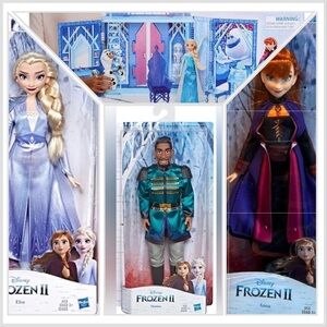 Disney Frozen II Castle and Dolls Bundle